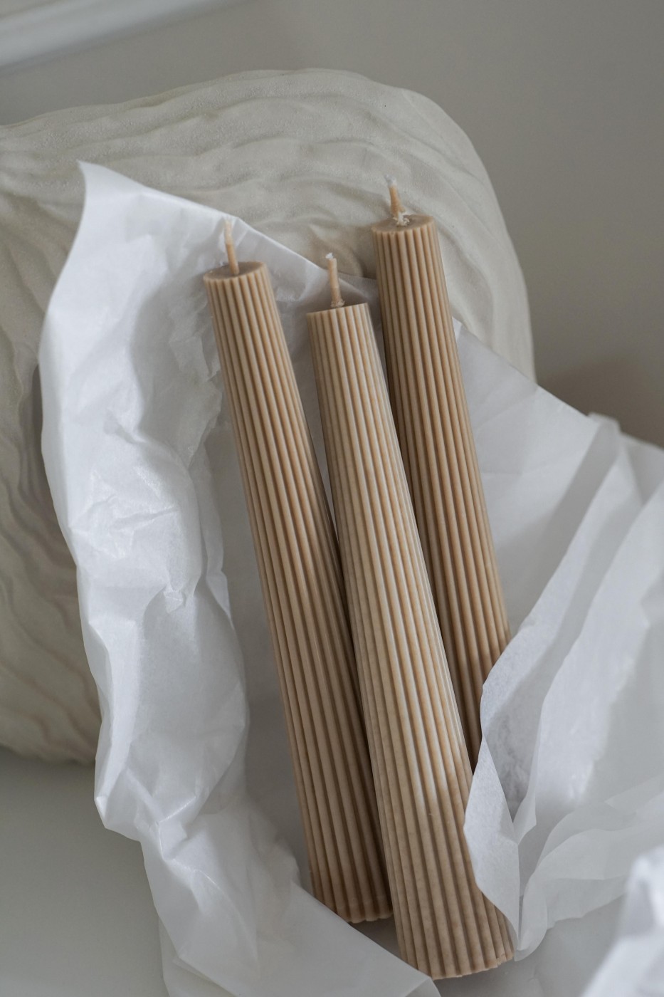 Vroubkovaná svíčka Aria | Sójová svíčka