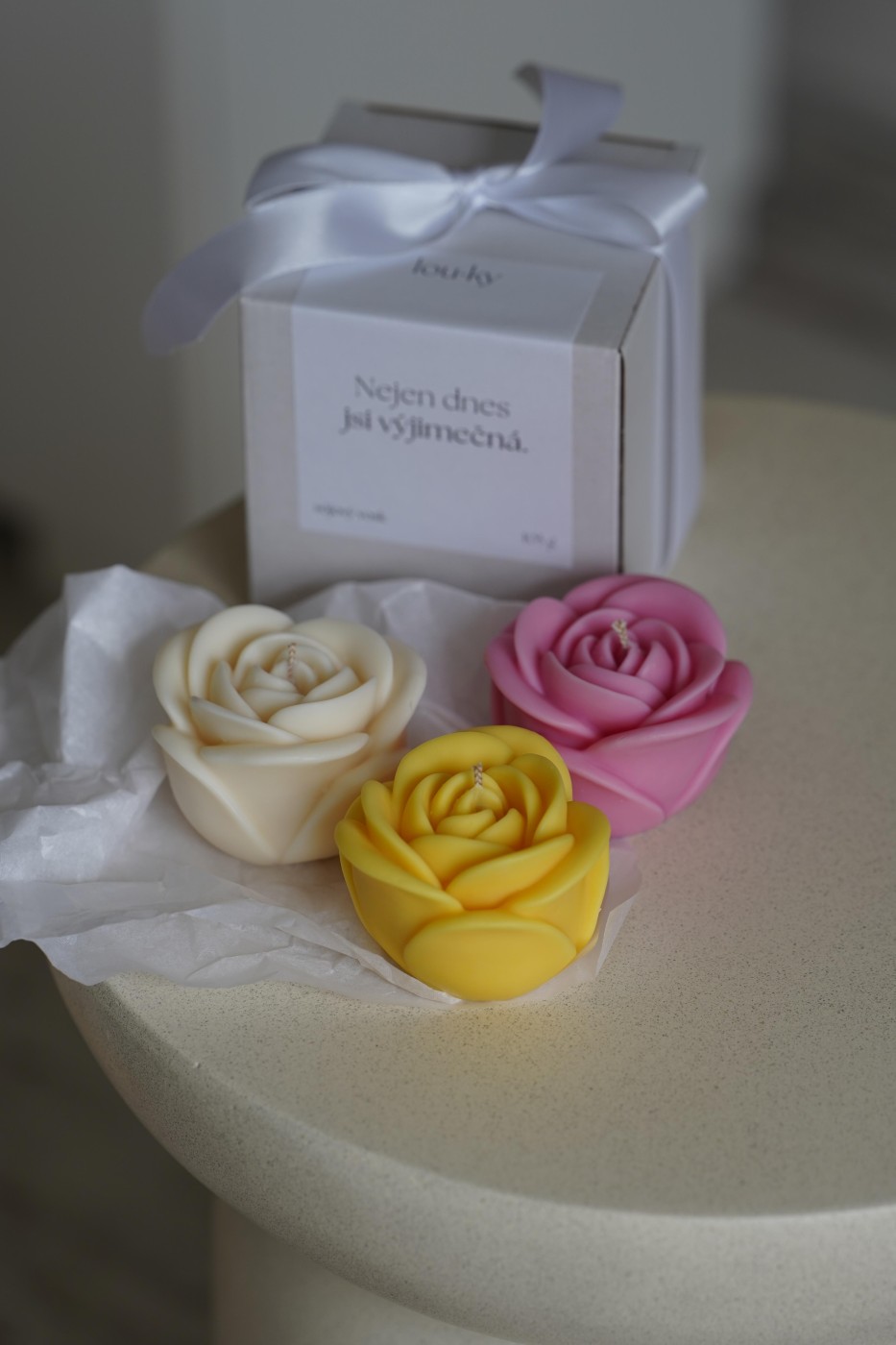 Růže, nejen dnes jsi výjimečná.