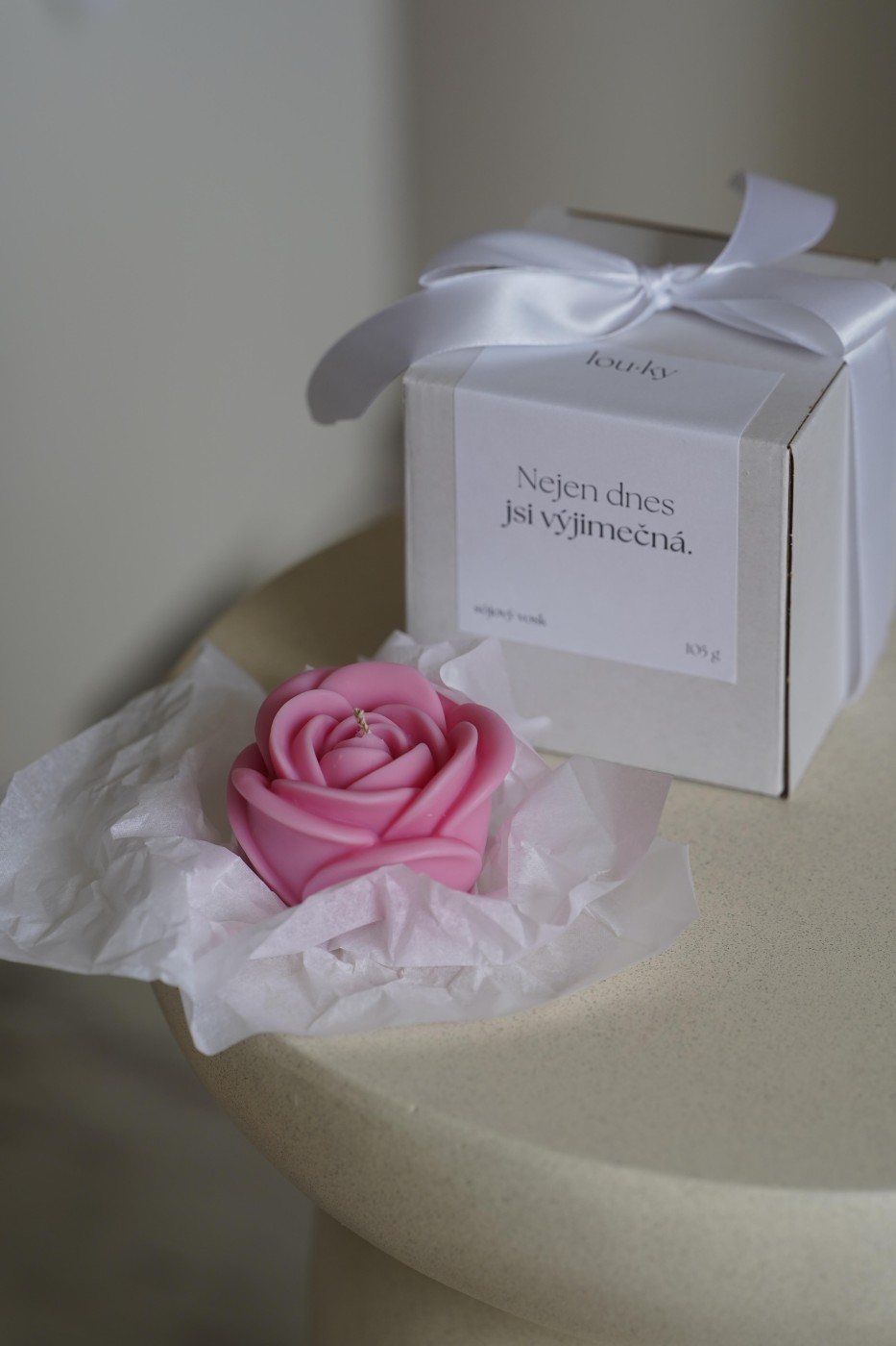 Růže, nejen dnes jsi výjimečná.