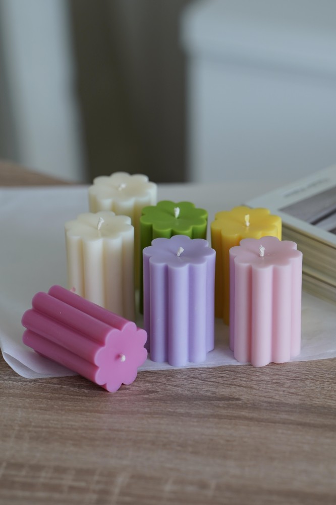 Květina Lily | Dekorativní svíčka 