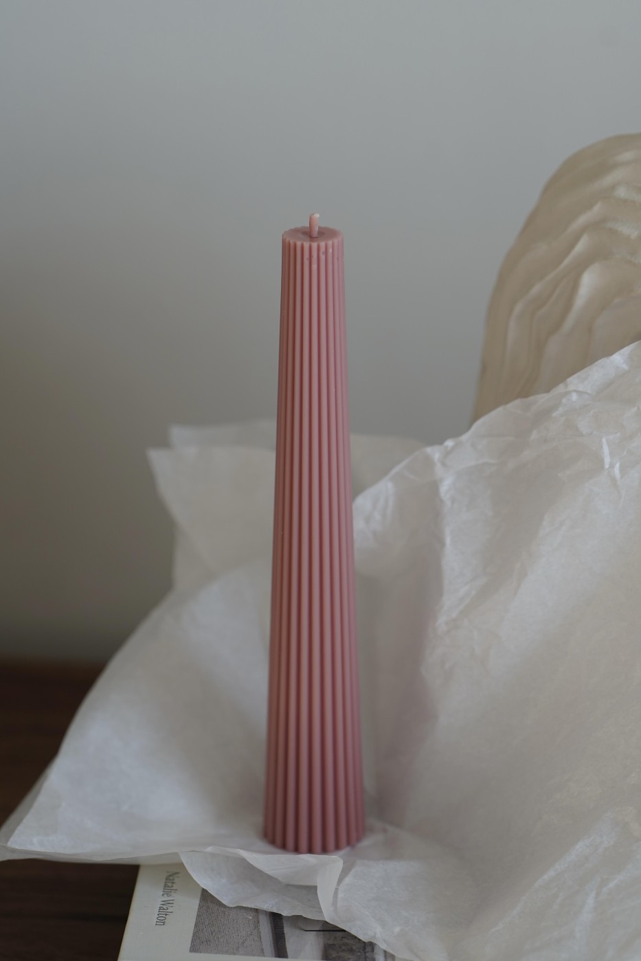 Vroubkovaná svíčka Aria | Sójová svíčka