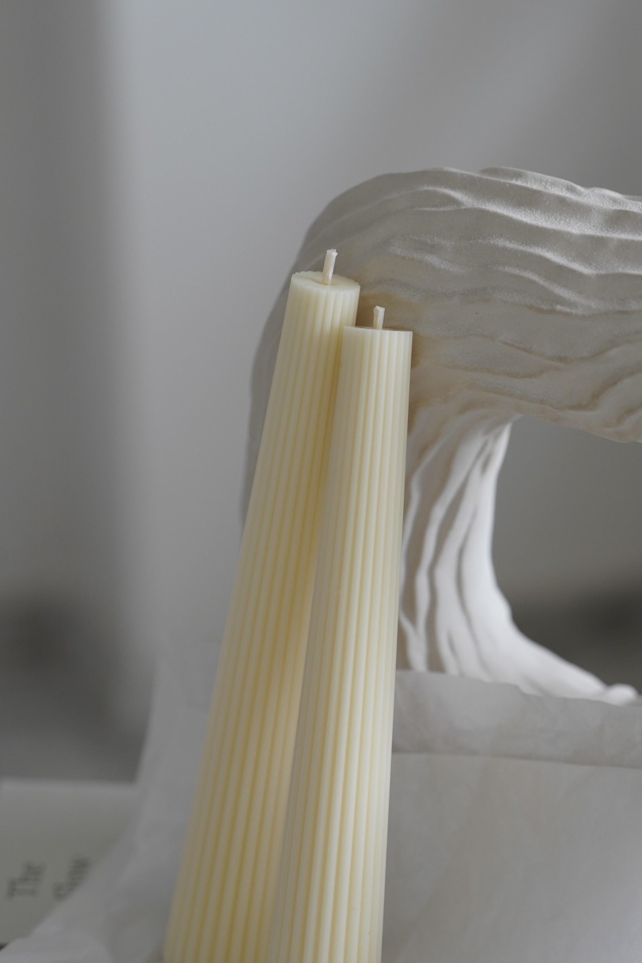 Vroubkovaná svíčka Aria | Sójová svíčka