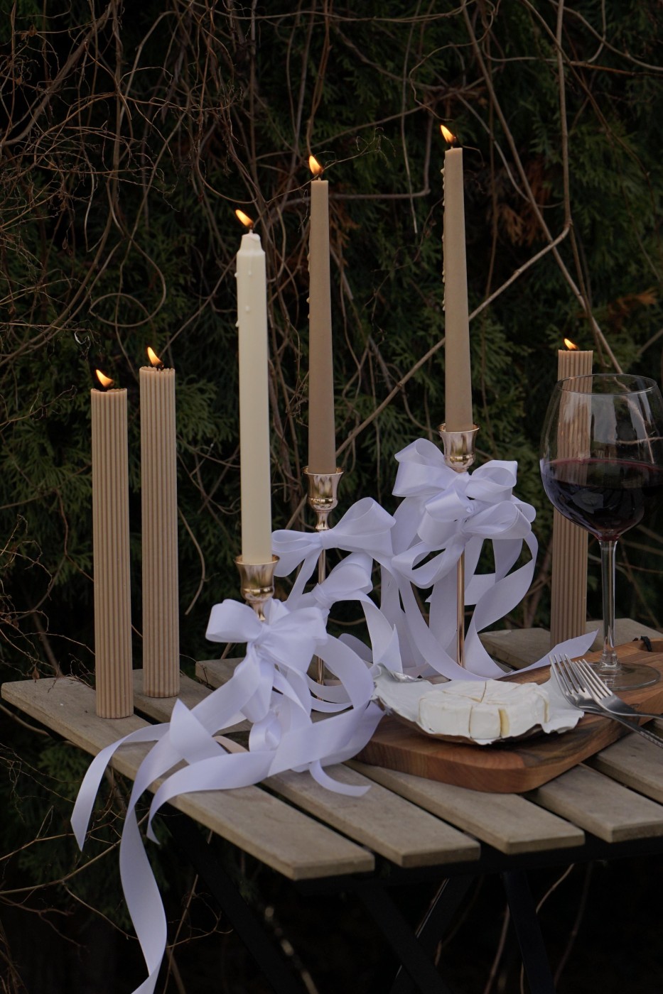 Vroubkovaná sójová svíčka Thea