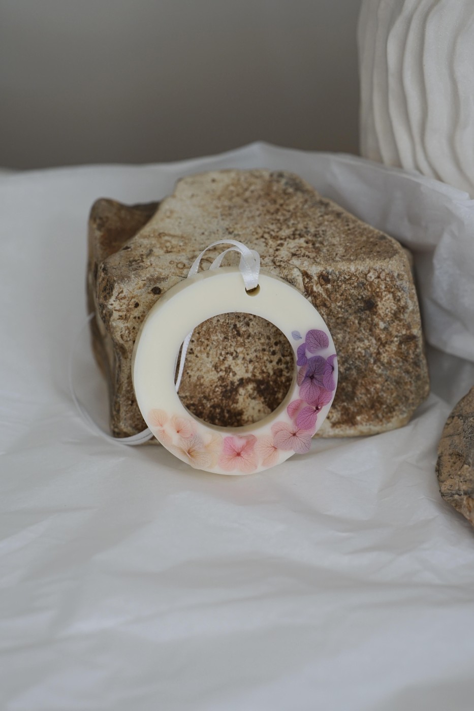 Růže & santalové dřevo | Vonný vosk (závěsný)